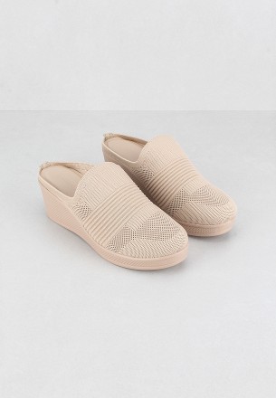 Lararossi Women Slip Ons