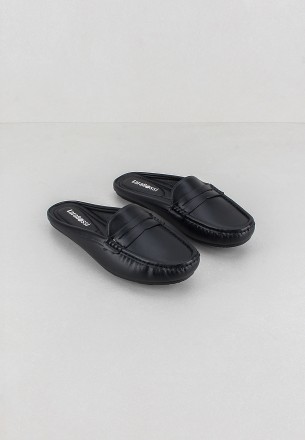 Lararossi Women Slippers Black