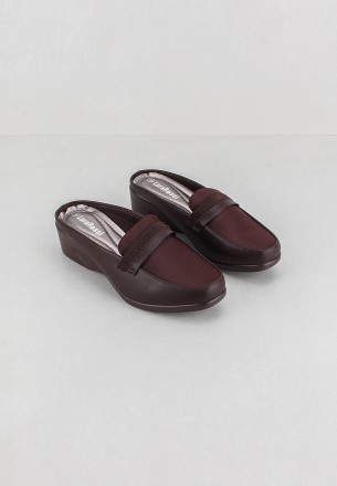 Lararossi Women Slippers Coffee