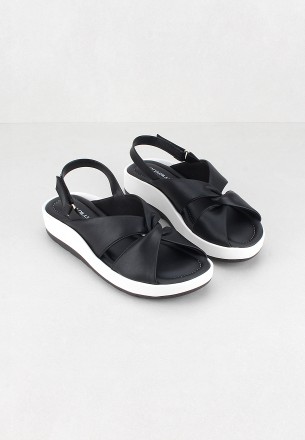 Piccadilly Women Sandal Black White