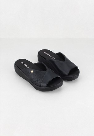 Piccadilly Women Slippers Black