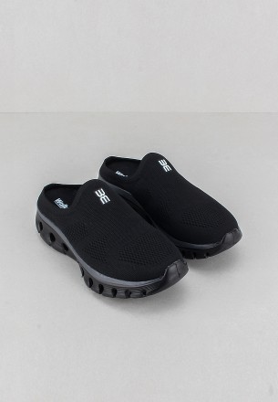 Walkmat Women Slip Ons Black