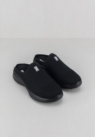 Walkmat Women Slip Ons Black