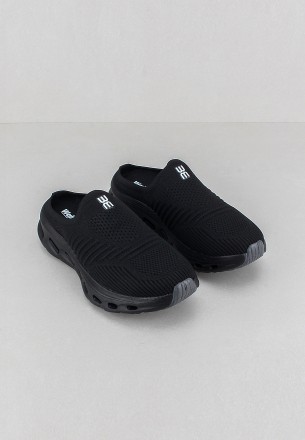 Walkmat Women Slip Ons Black